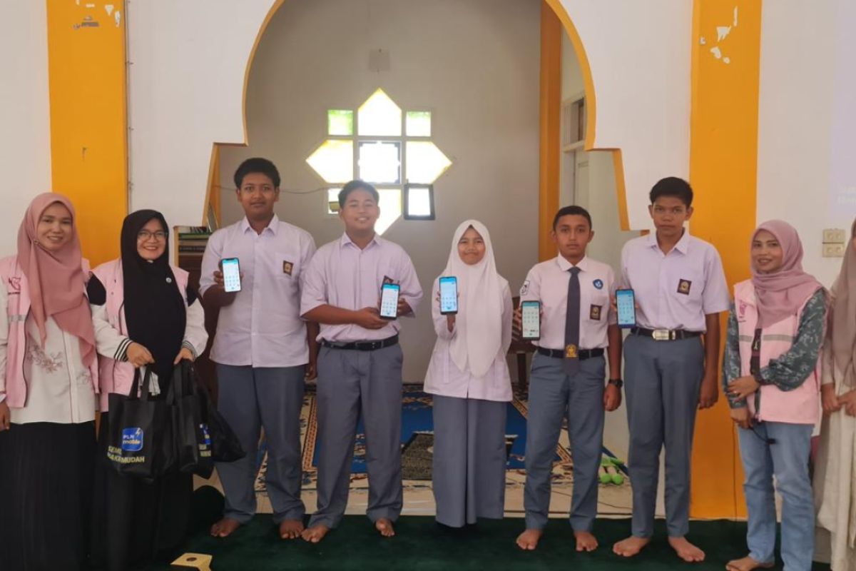 Srikandi "Goes to School", PLN Lintau ajak siswa peduli bahaya kelistrikan dan kenalkan "Electrifying Lifestyle"