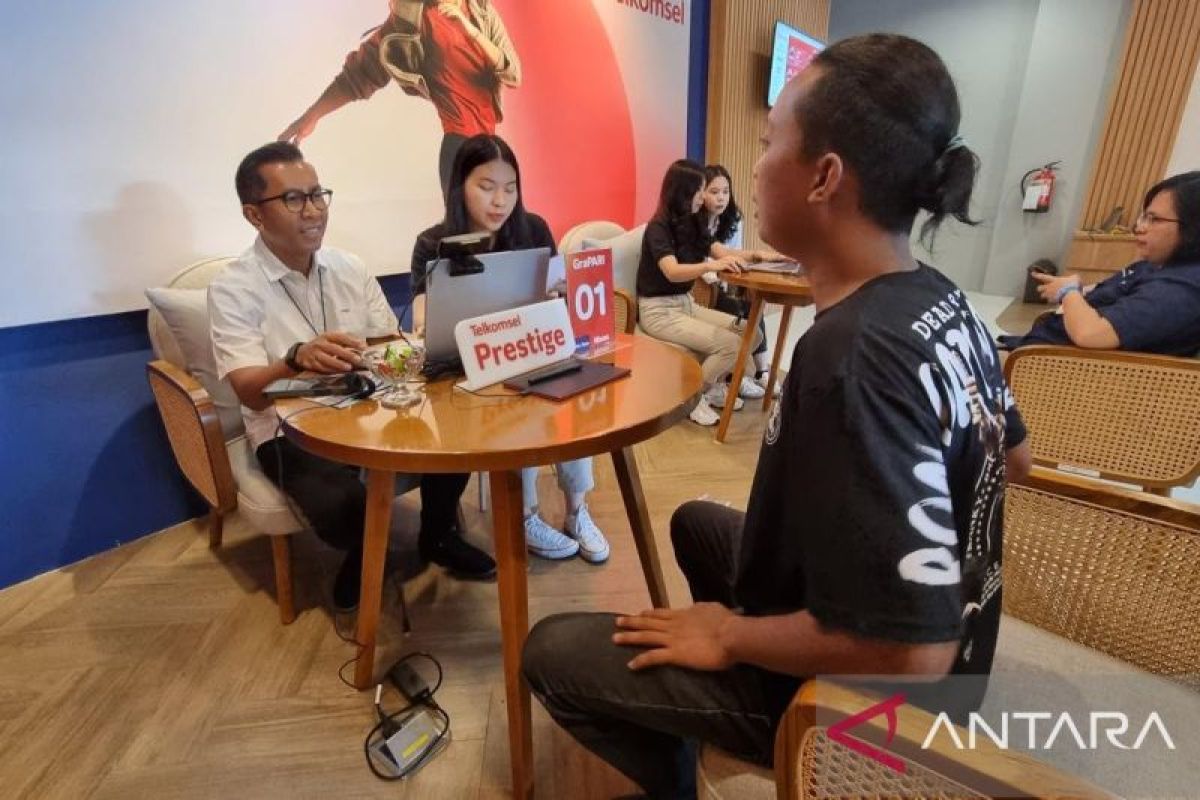 Telkomsel rayakan Hari Pelanggan Nasional dengan semangat tanpa henti melayani dari hati