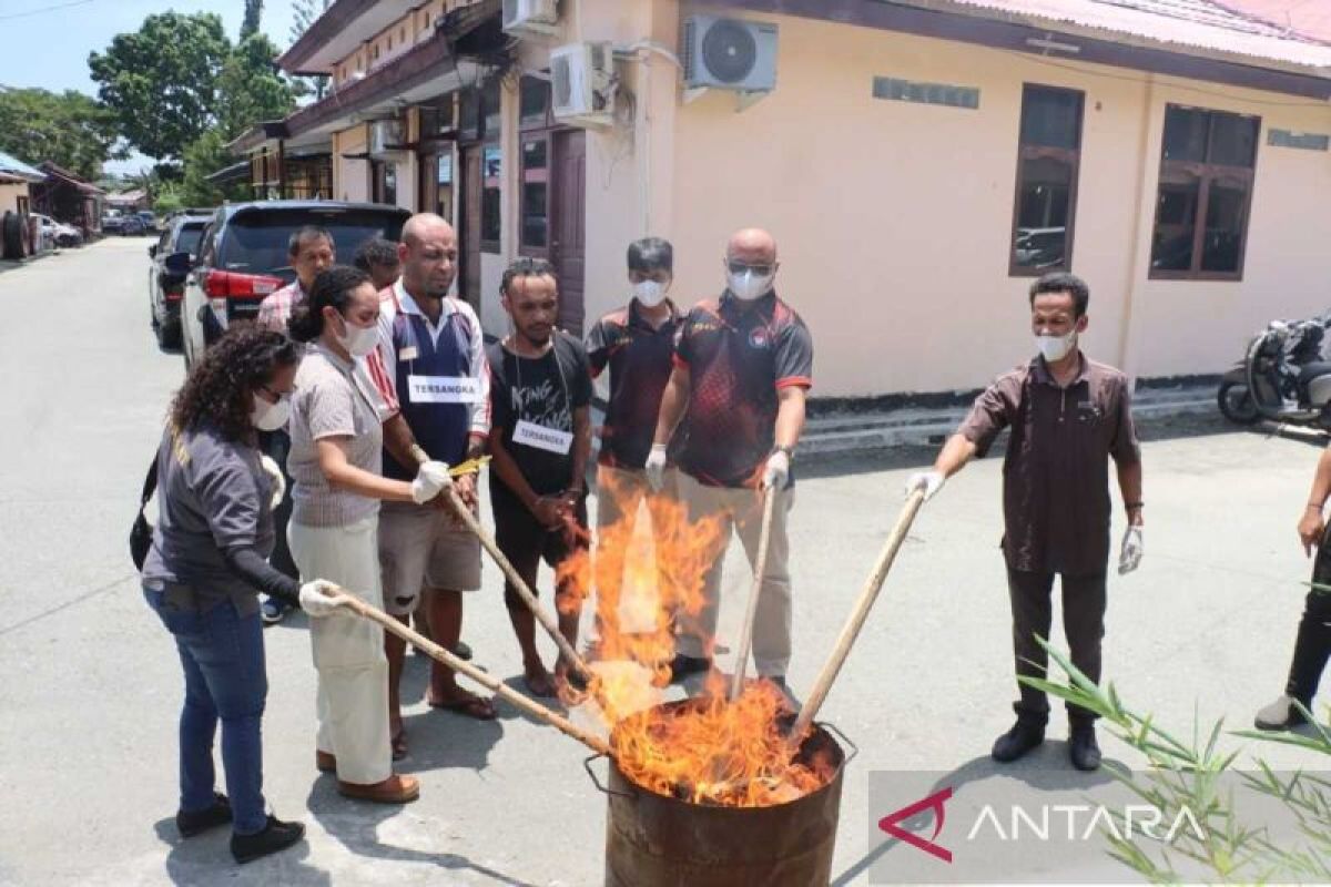 Polres Jayapura imbau warga di kampung hindari penyalahgunaan narkoba