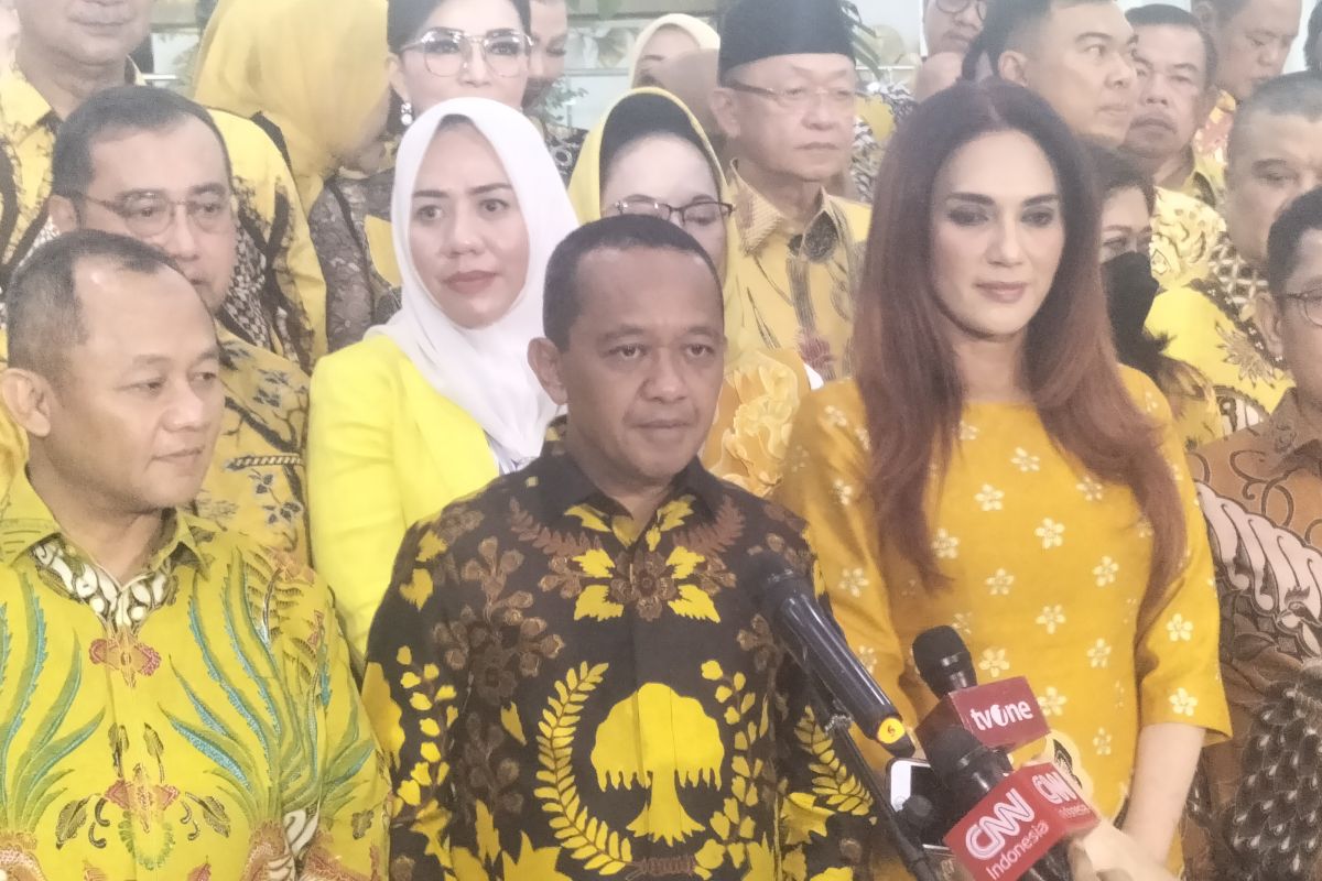 Bahlil sebut belum ada permintaan Jokowi masuk Partai Golkar