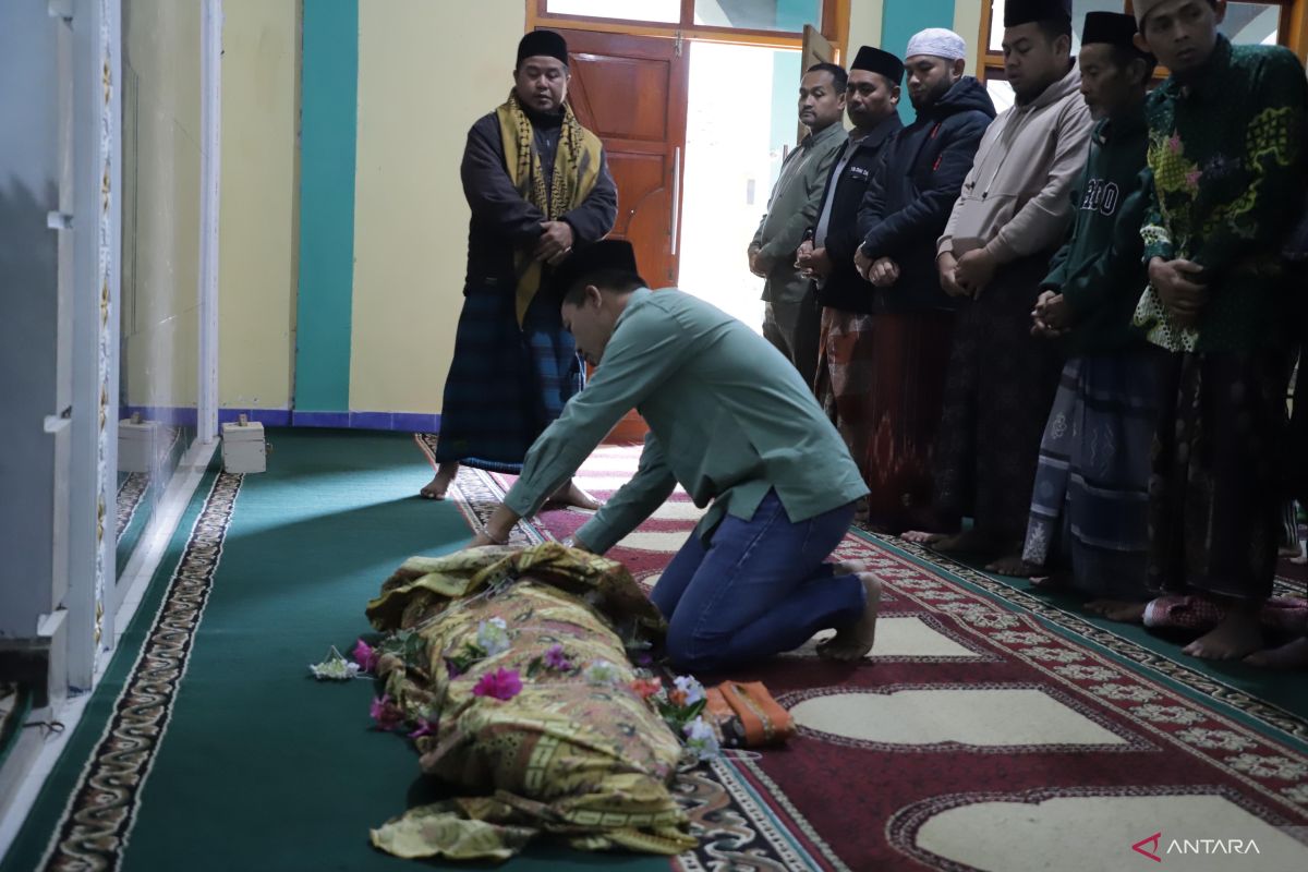 Seorang anak di Bandung tewas tertimpa runtuhan terdampak gempa