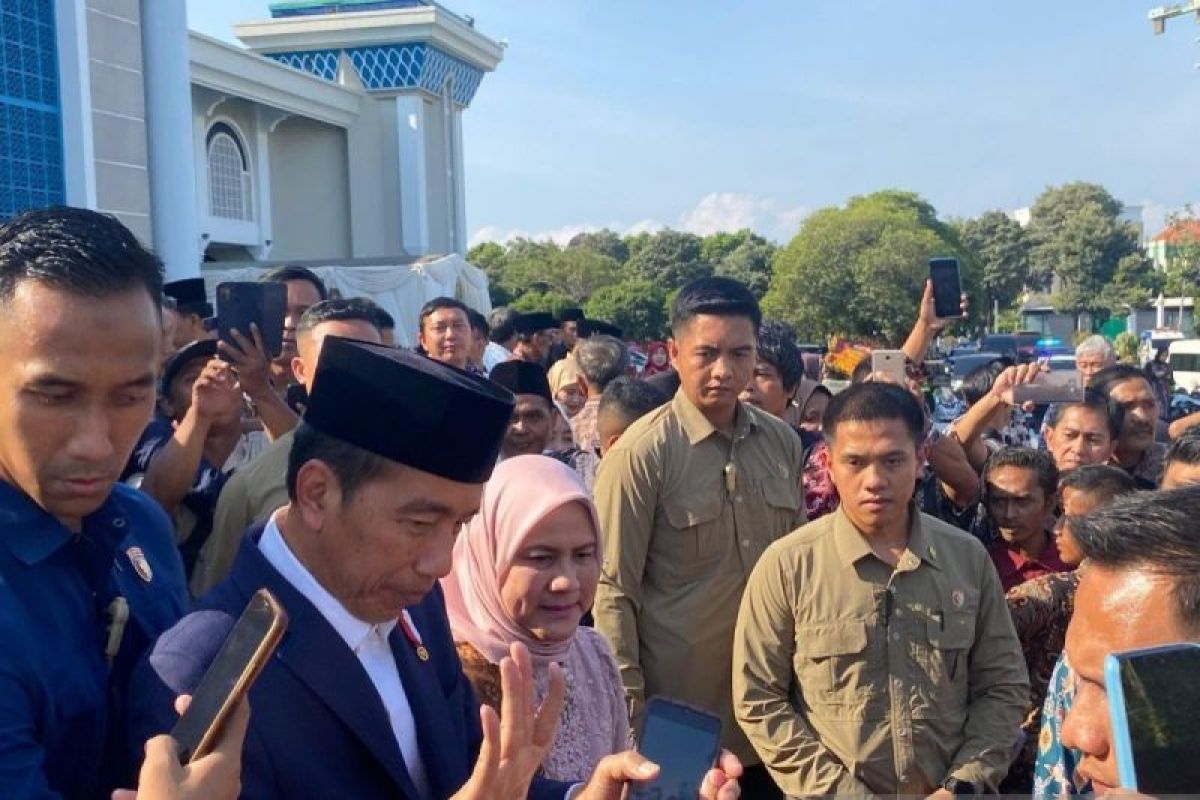 Jokowi jadi saksi pernikahan putra Khofifah Indar Parawansa di Surabaya