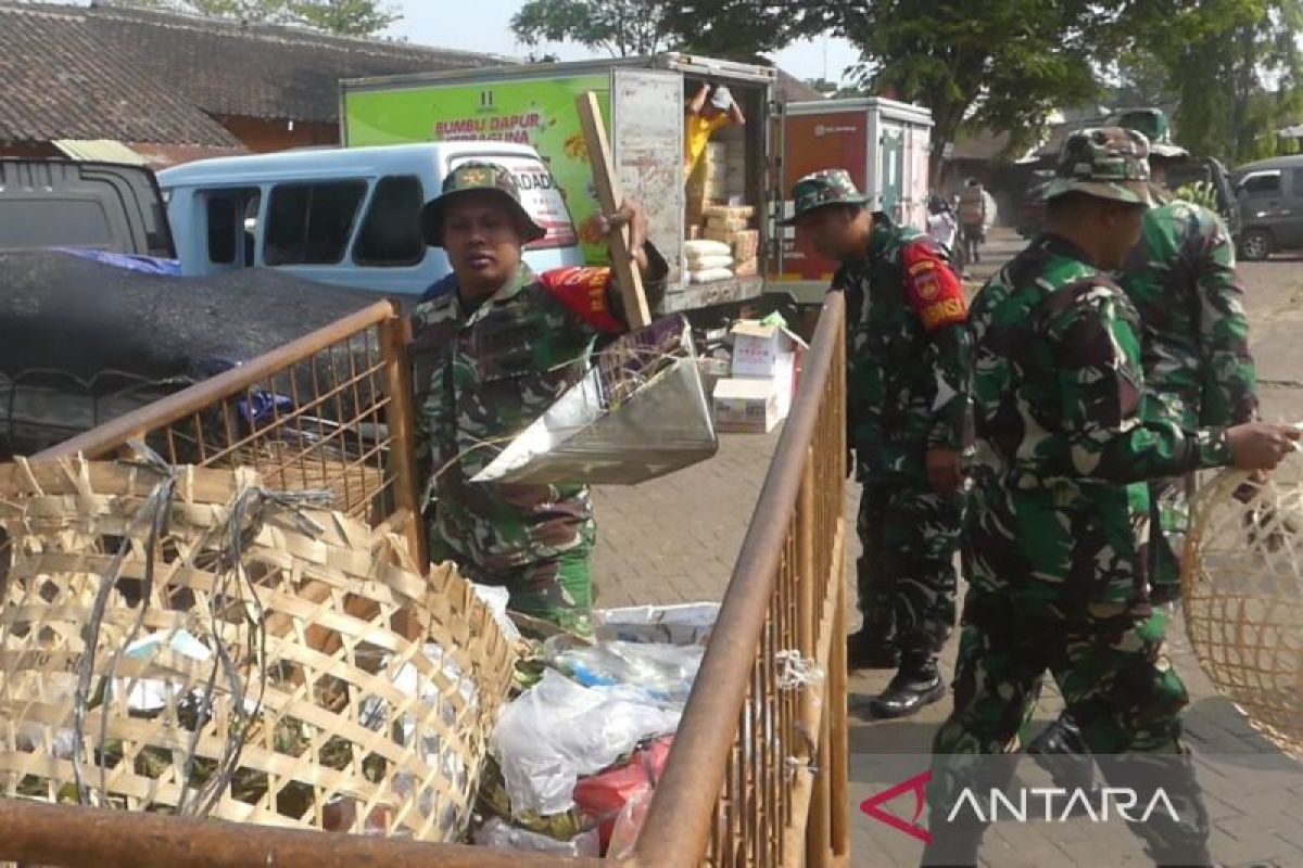 Kodim  Temanggung lakukan karya bakti wujudkan pasar bersih dan sehat