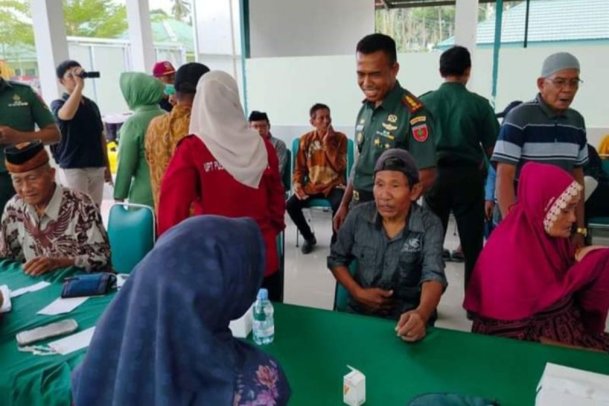 Kodim Pasangkayu gelar pengobatan gratis kepada 150 warga