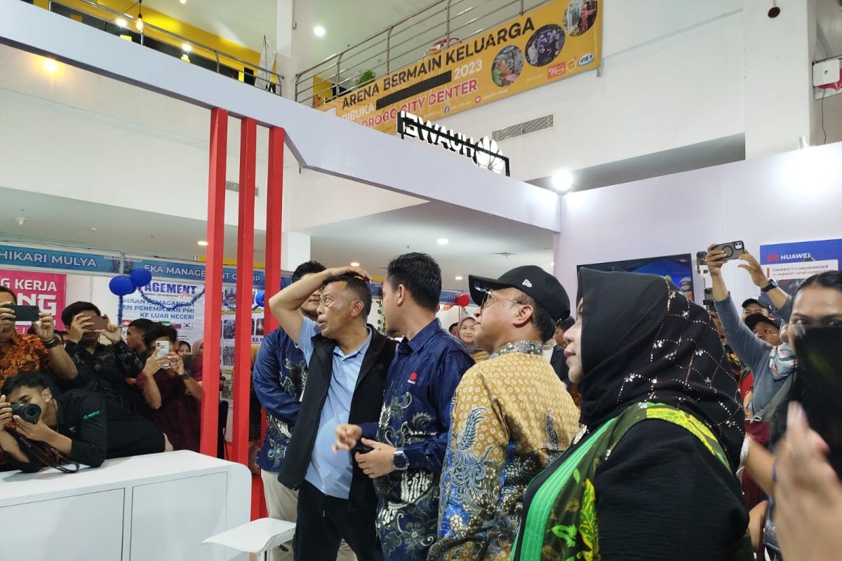 Disnaker Ponorogo menggelar "job fair" ribuan lowongan