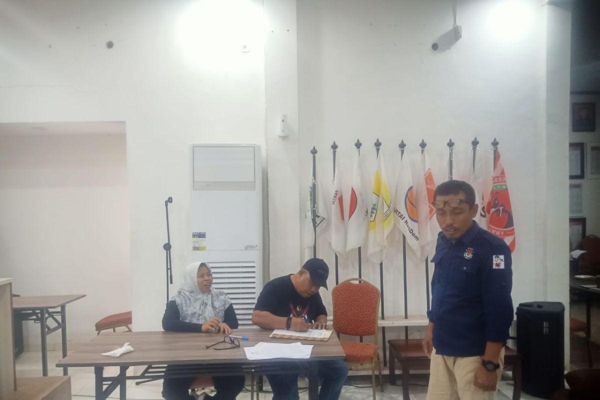 KPU menetapkan dua paslon Pilkada Mamuju