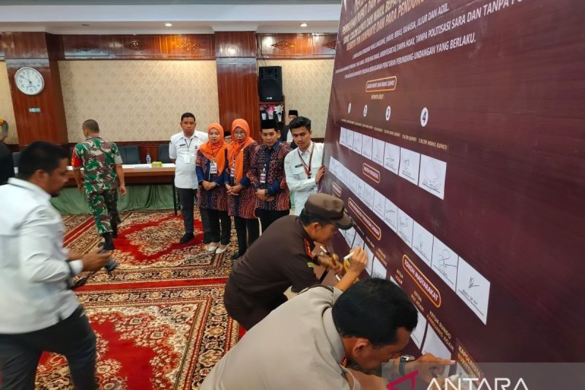 Empat Paslon Bupati-Wakil Bupati Agam sepakat kampanye damai