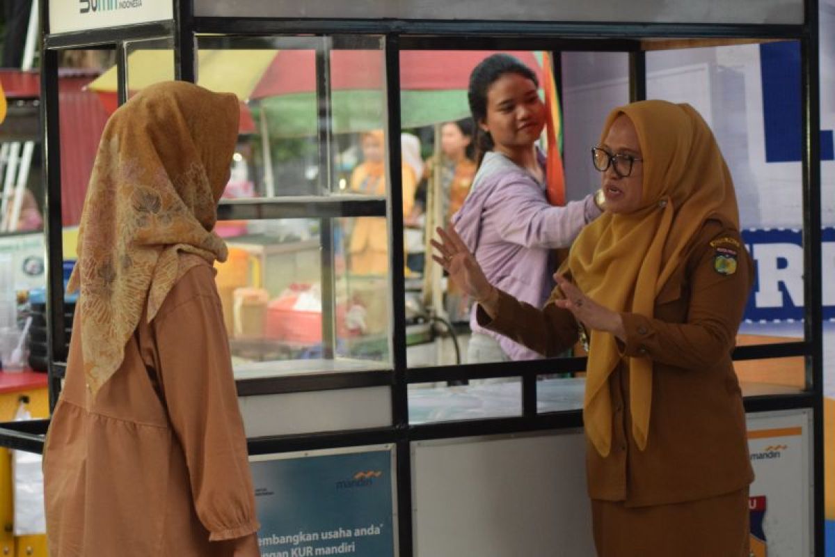 Palu serahkan 50 bantuan usaha kepada UMKM binaan