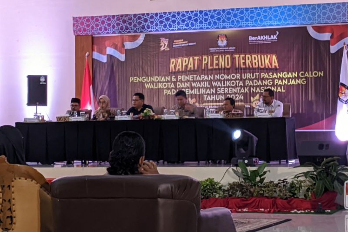 KPU Padang Panjang imbau Paslon patuhi aturan kampanye (Video)