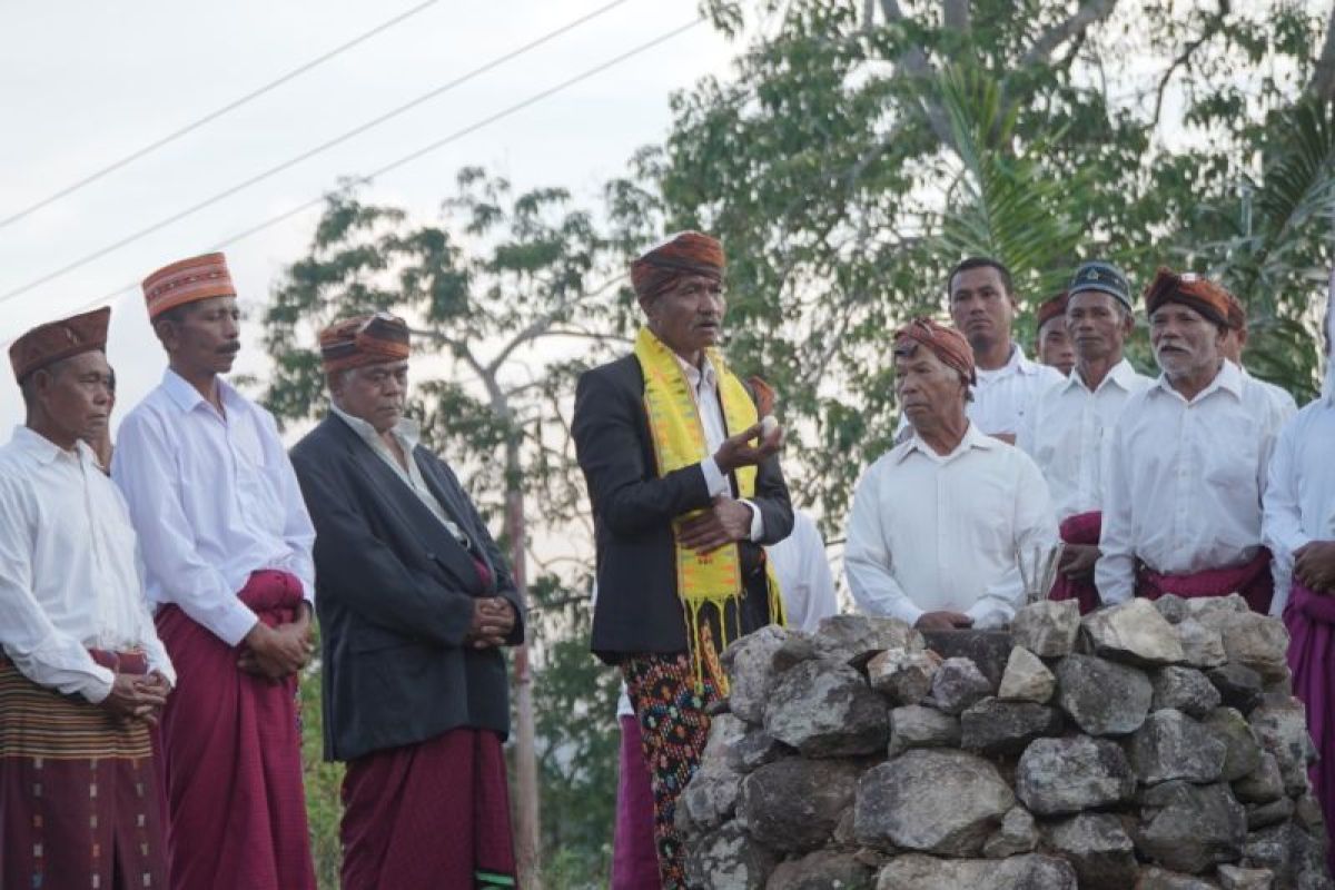 Masyarakat Adat Poco Leok NTT angkat PLN jadi saudara gendang