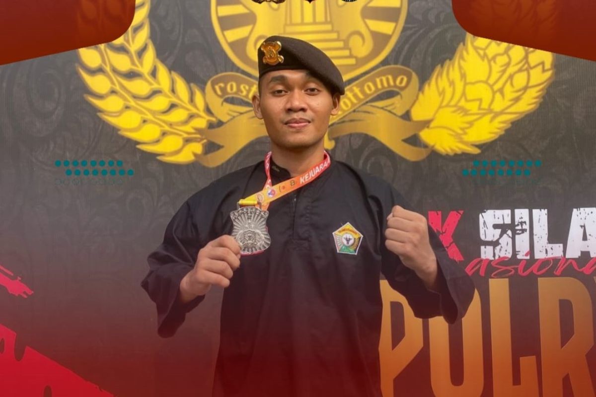 Atlet pencak silat Polresta Kendari raih medali perak Kapolri Cup