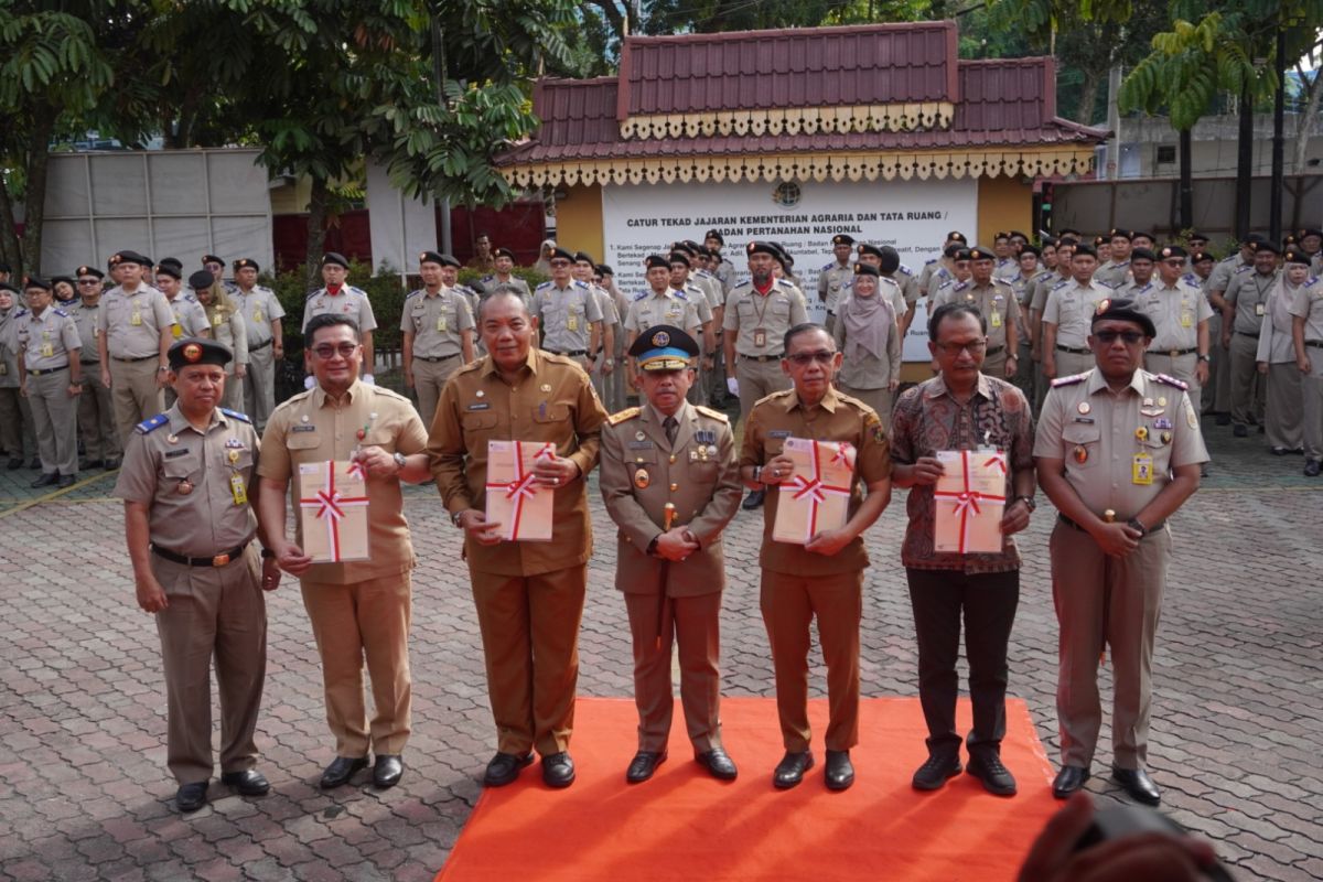 Rangkaian Hantaru, Kakanwil BPN Riau bagikan sertipikat elektronik