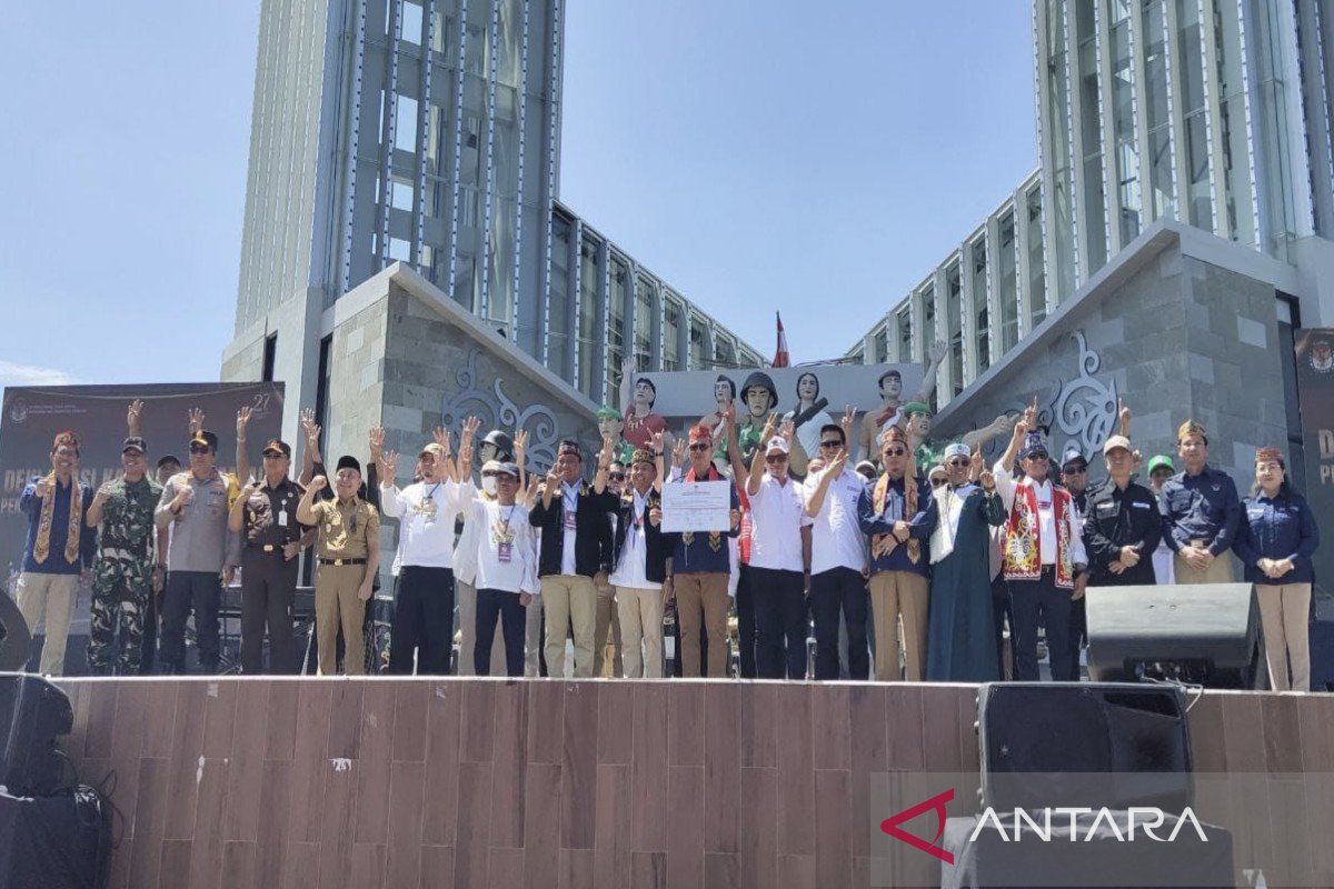 KPU Kalteng dan empat paslon deklarasi Pilkada damai 2024