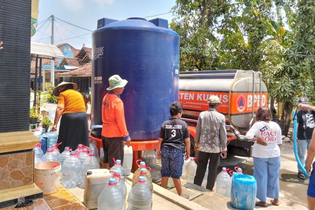 BPBD  Kudus siapkan delapan tandon air di desa terdampak kekeringan