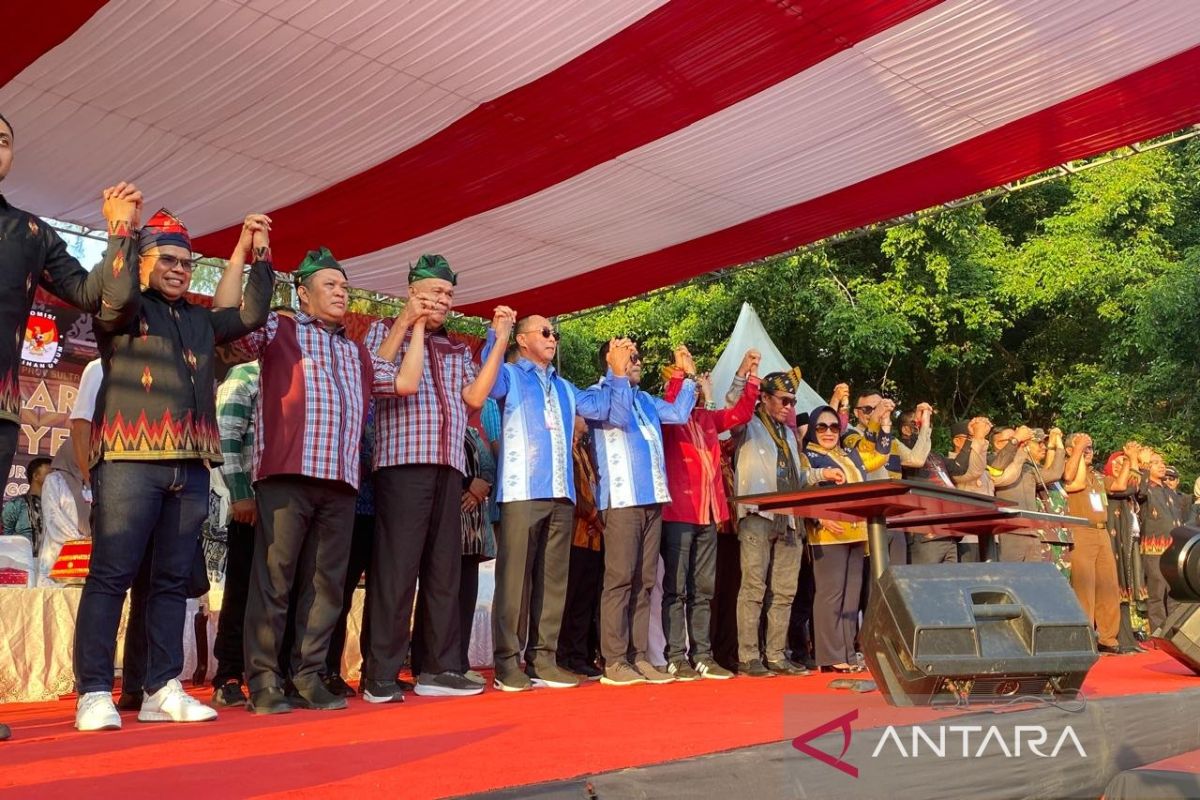 KPU Sultra deklarasi kampanye damai  bersama empat paslon