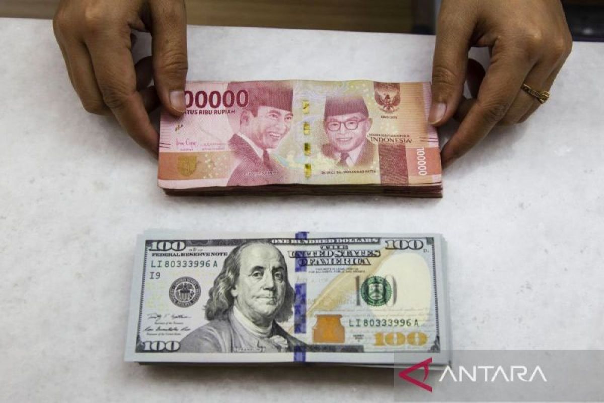 Rupiah turun setelah permintaan properti AS lebih baik