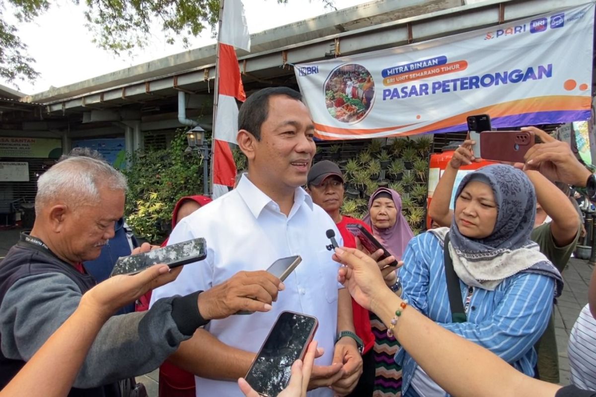 Hendi  tak tanggapi serius soal ajakan salaman Andika "dicuekin"