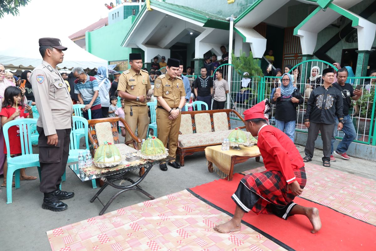 Pemkot Makassar melestarikan budaya lewat "Maudu Lompoa Ri Paropo"