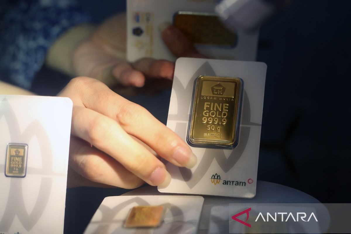 Harga emas Antam pada Selasa naik Rp3.000 per gram