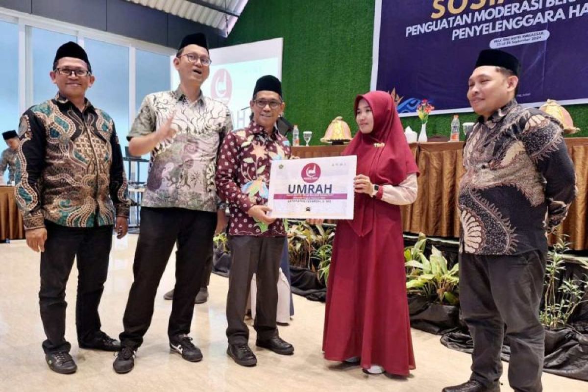 Kemenag Sulsel berikan bonus umrah dua qariah juara MTQ Nasional