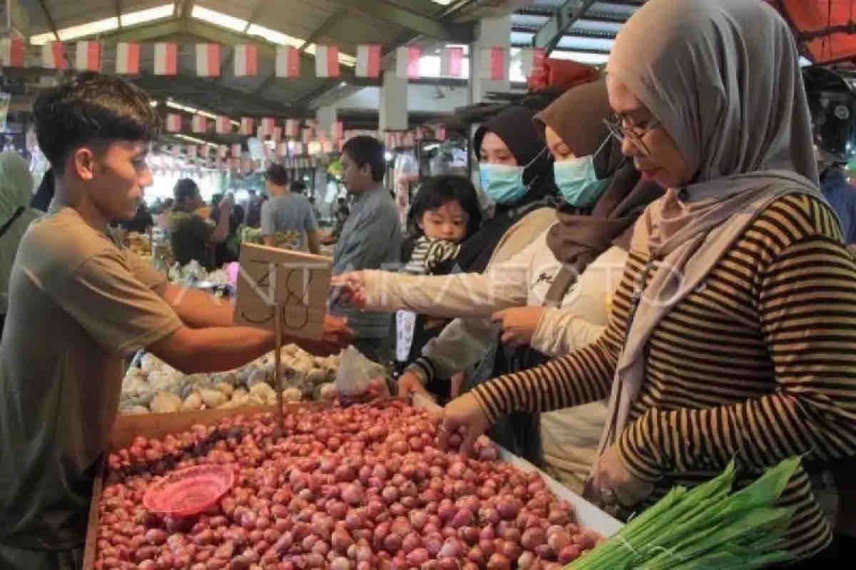 Harga pangan Jumat fluktuasi: Bawang merah jadi Rp28.150 per kg