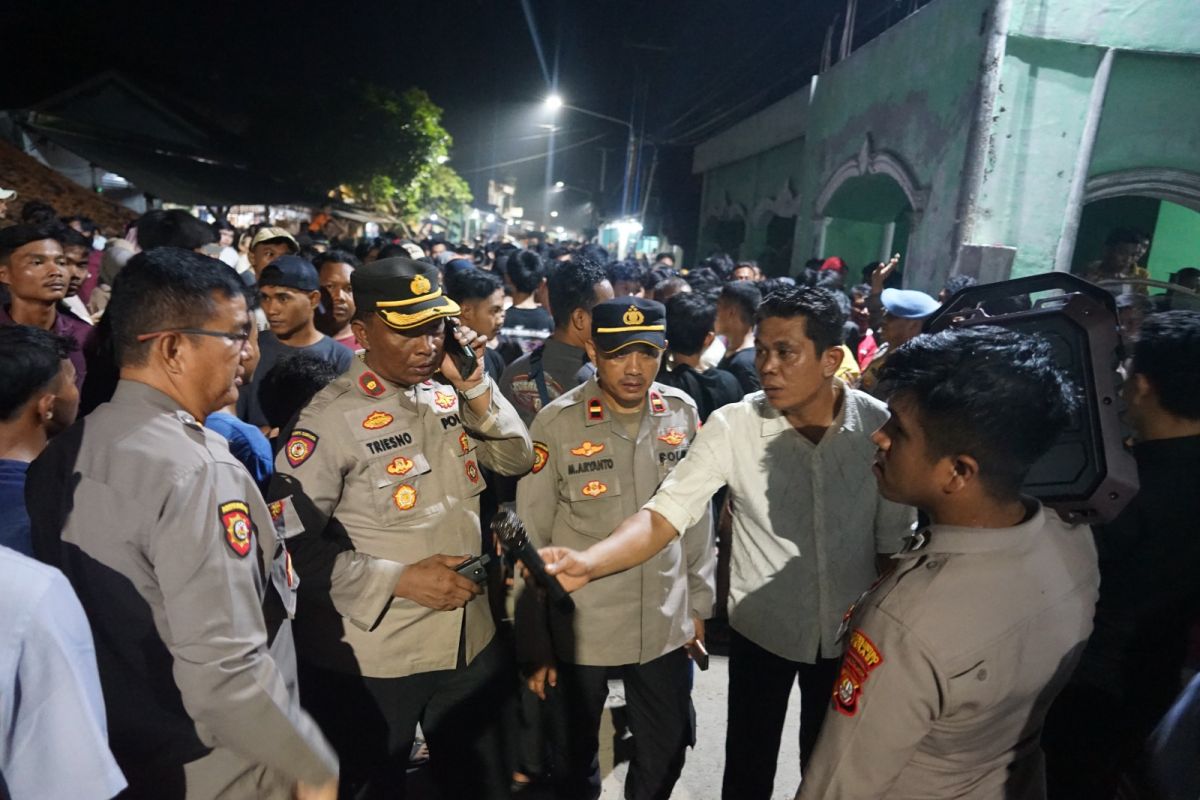 Sesak nafas, Satu tersangka pelecehan di ponpes Bekasi tewas