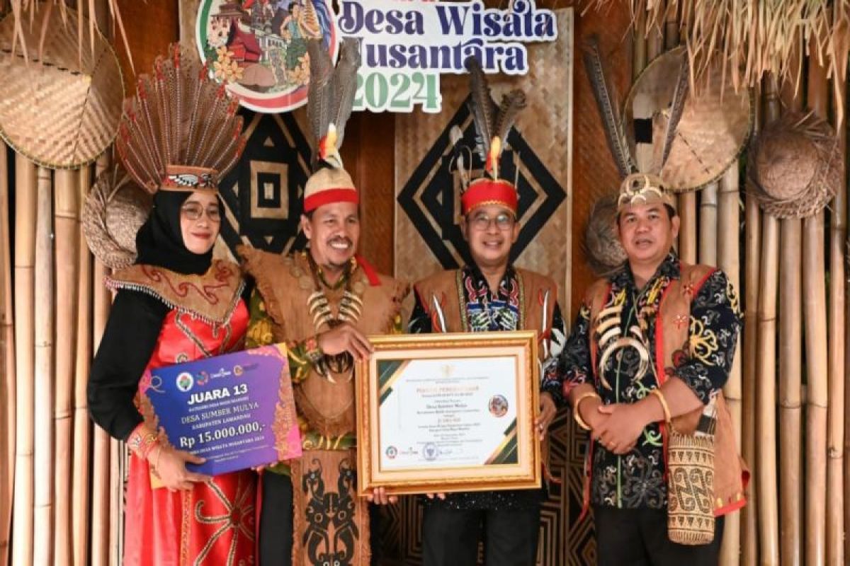 Pj Bupati Lamandau dan Desa Sumber Mulya raih penghargaan tingkat nasional