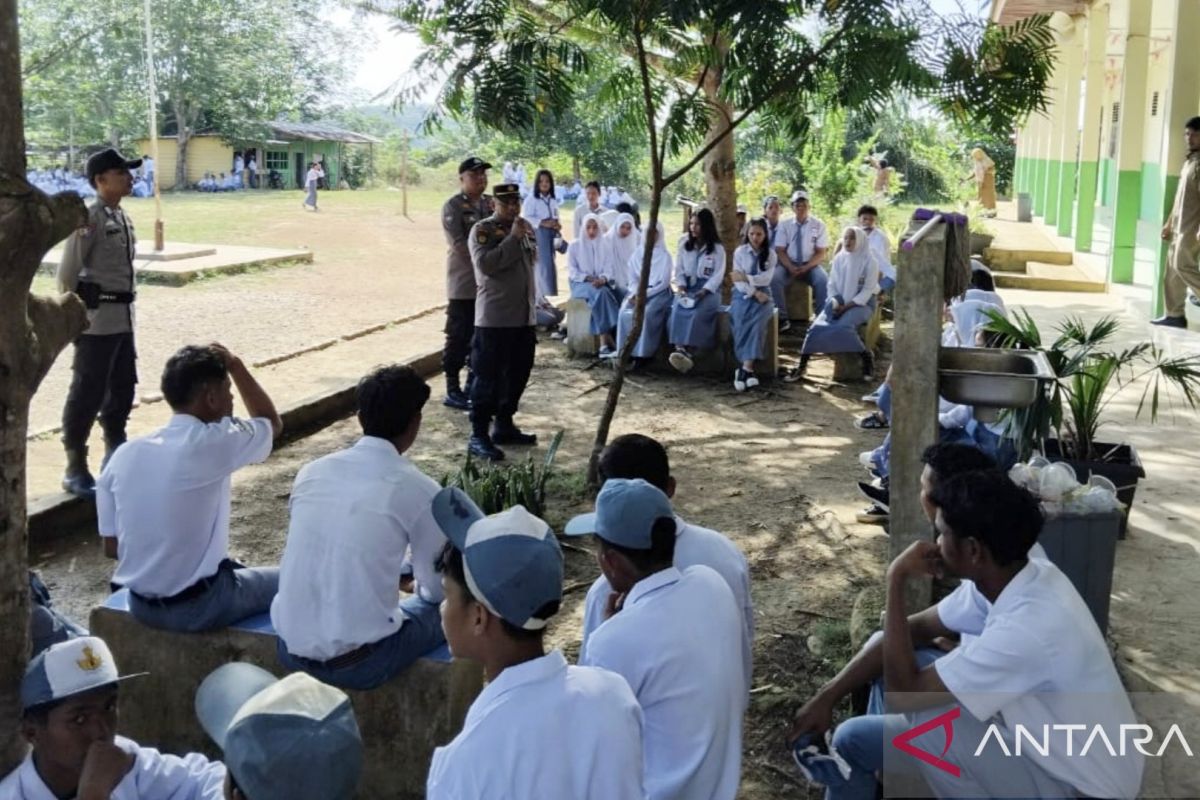 Kapolsek Peranap ajak milenial jadi agen anti hoaks