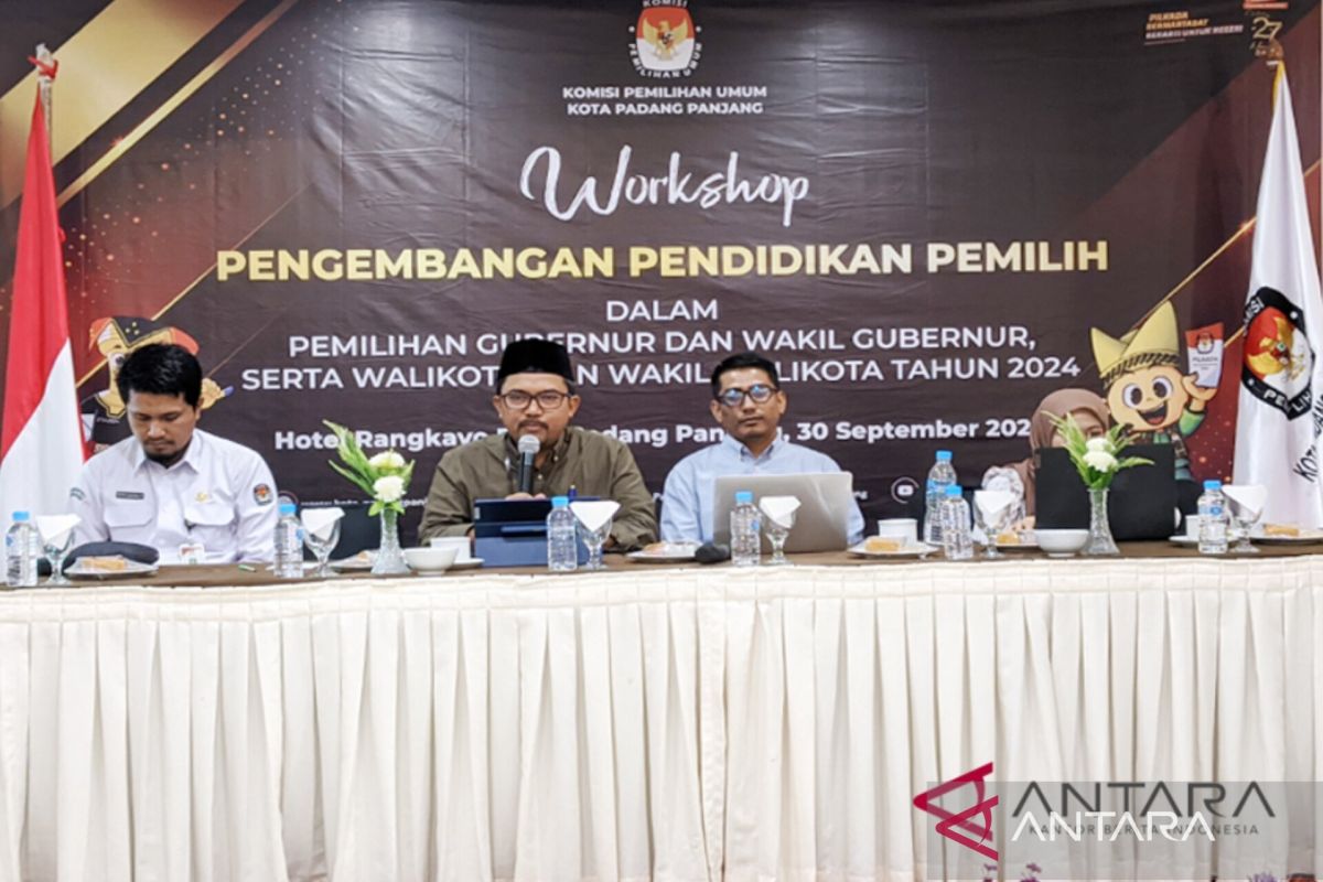 KPU Padang Panjang : Guru efektif sampaikan pendidikan politik bagi pemilih pemula di sekolah (Video)