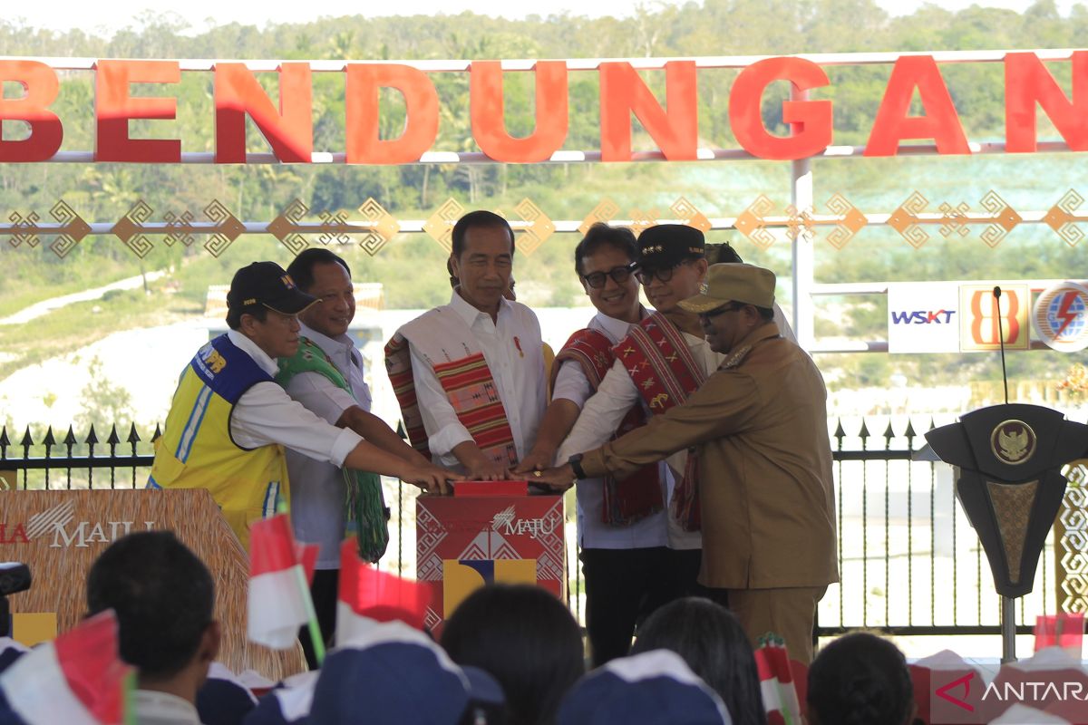 Presiden Jokowi meresmikan Bendungan Temef di NTT