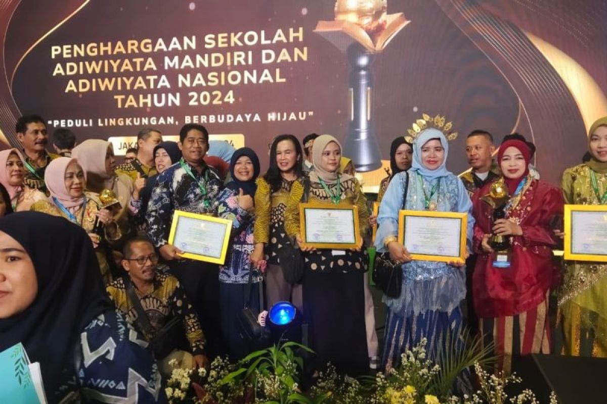 Enam sekolah di Gowa raih penghargaan Adiwiyata nasional dan mandiri dari KLHK