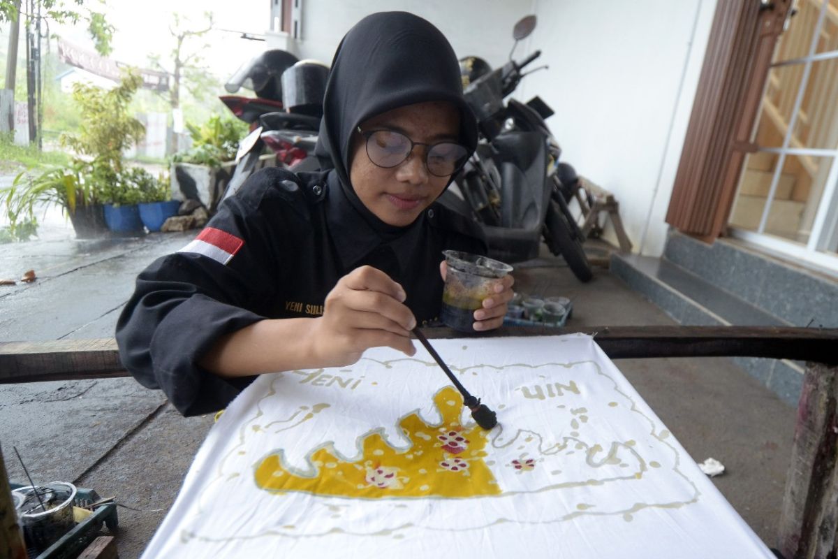 Pelatihan membuat Batik Lampung