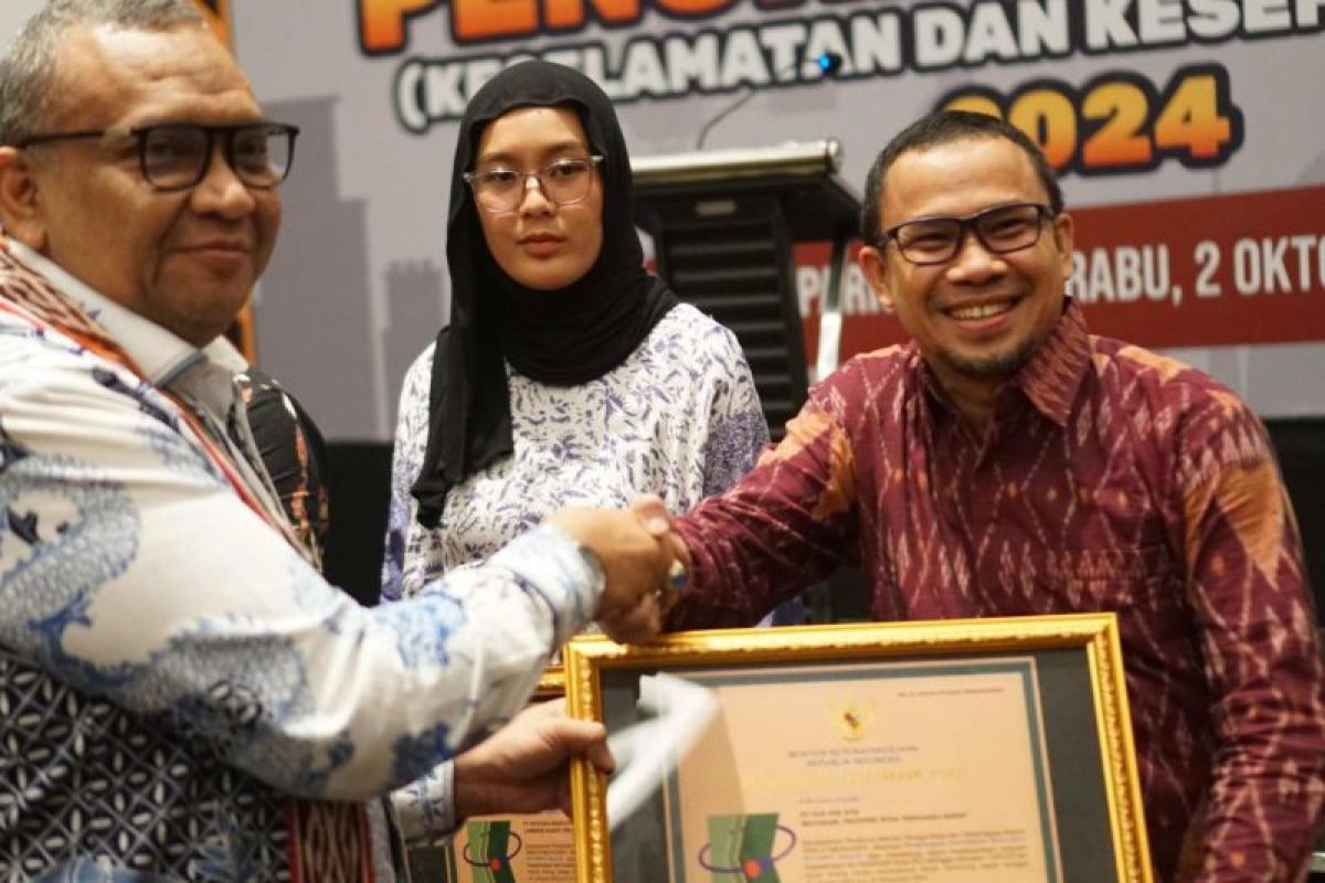 PLN UIW NTB raih penghargaan Zero Accident Award dari Kemenaker