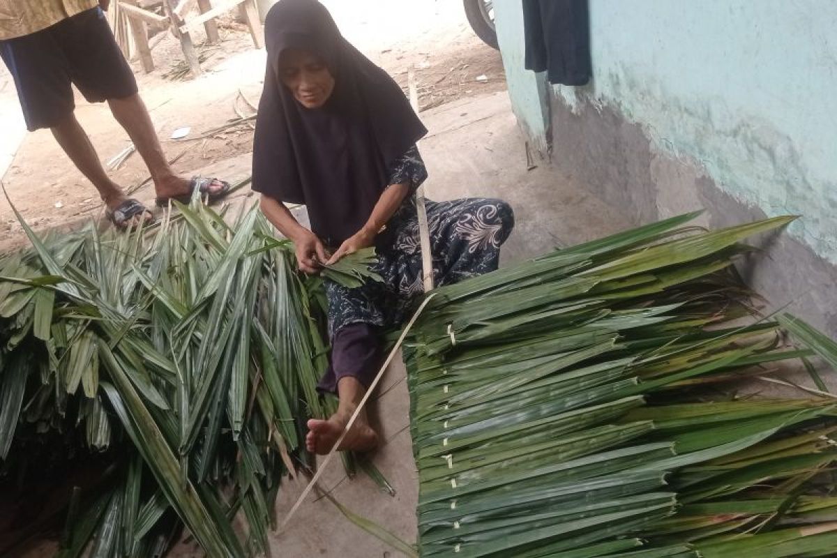 Atap rumbia dan kearifan lokal di Lebak Banten