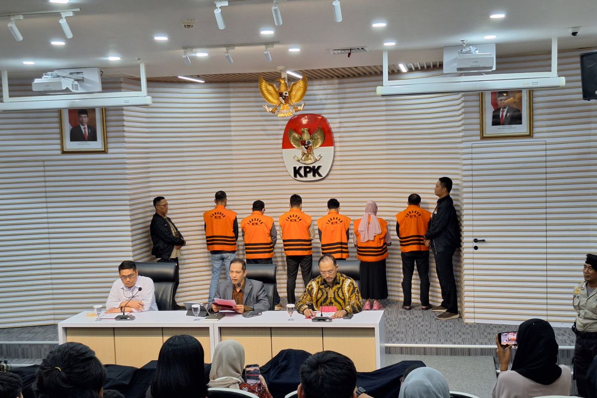 Tersangkut kasus korupsi, Gubernur Kalsel Sahbirin Noor terancam DPO