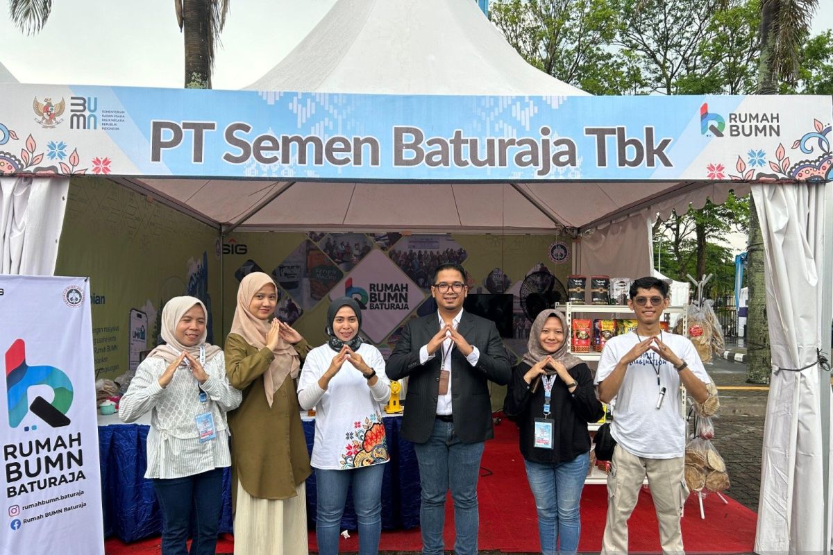 Semen Baturaja pamerkan UMKM binaan  melalui karya nyata festival