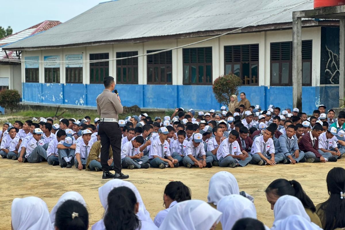 Satlantas Polres Siak edukasi tertib berlalu lintas dan pemilu damai di SMKN 1 Kandis