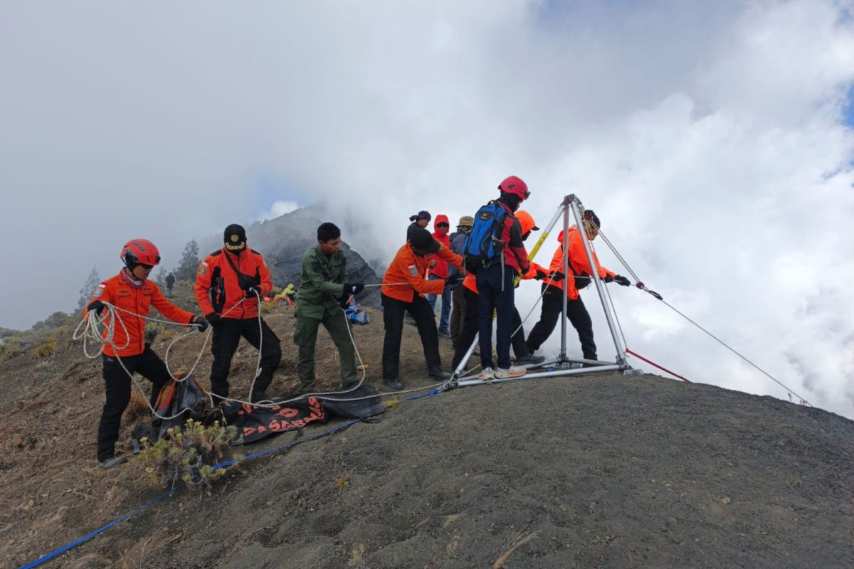 Tim SAR temukan jasad pendaki asal Jakarta di Gunung Rinjani Lombok