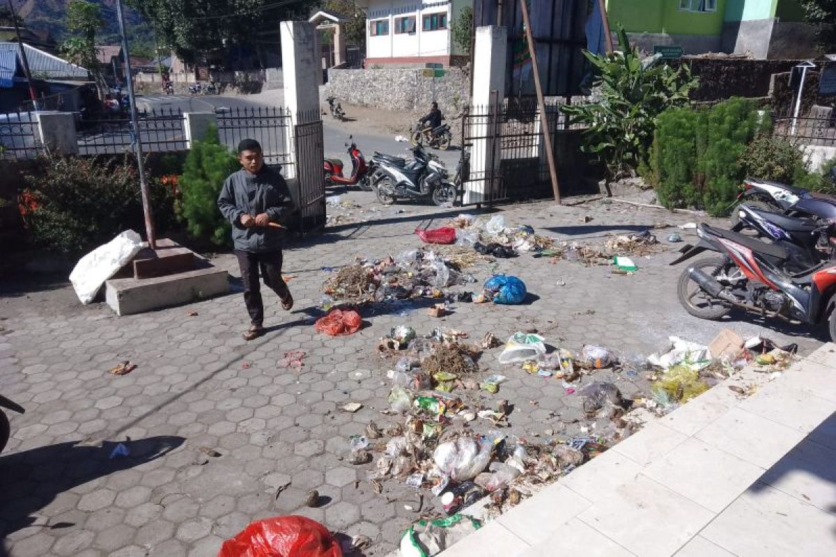 Jeritan warga Sembalun Lawang Lotim didengar melalui tumpukan sampah