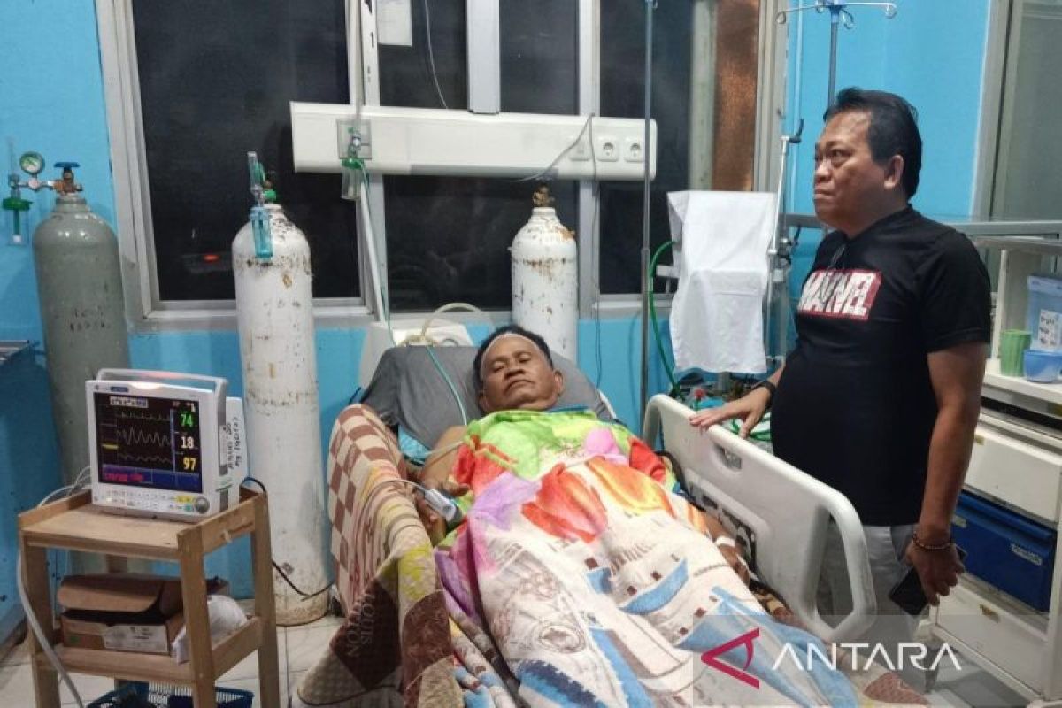 Erlin Hardi bantu sejumlah pasien di RSUD Kapuas