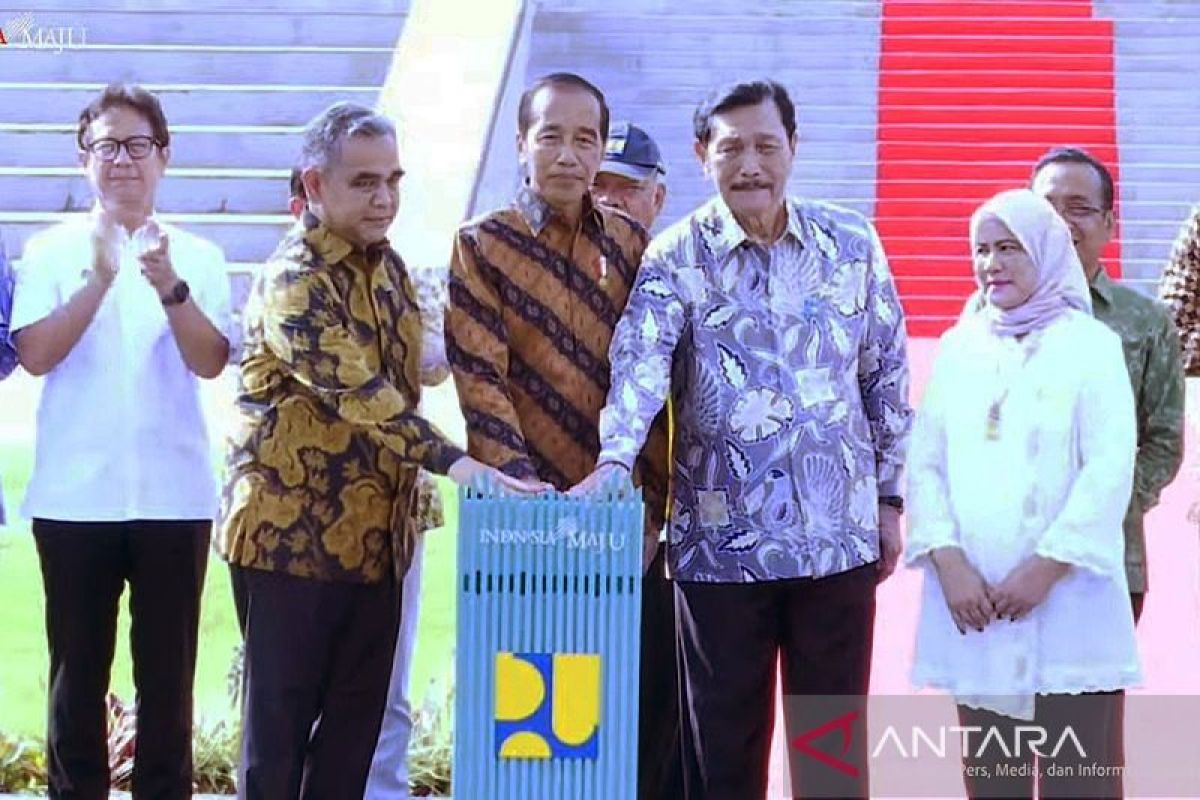 Jokowi  serahkan peresmian Istana Garuda kepada Prabowo