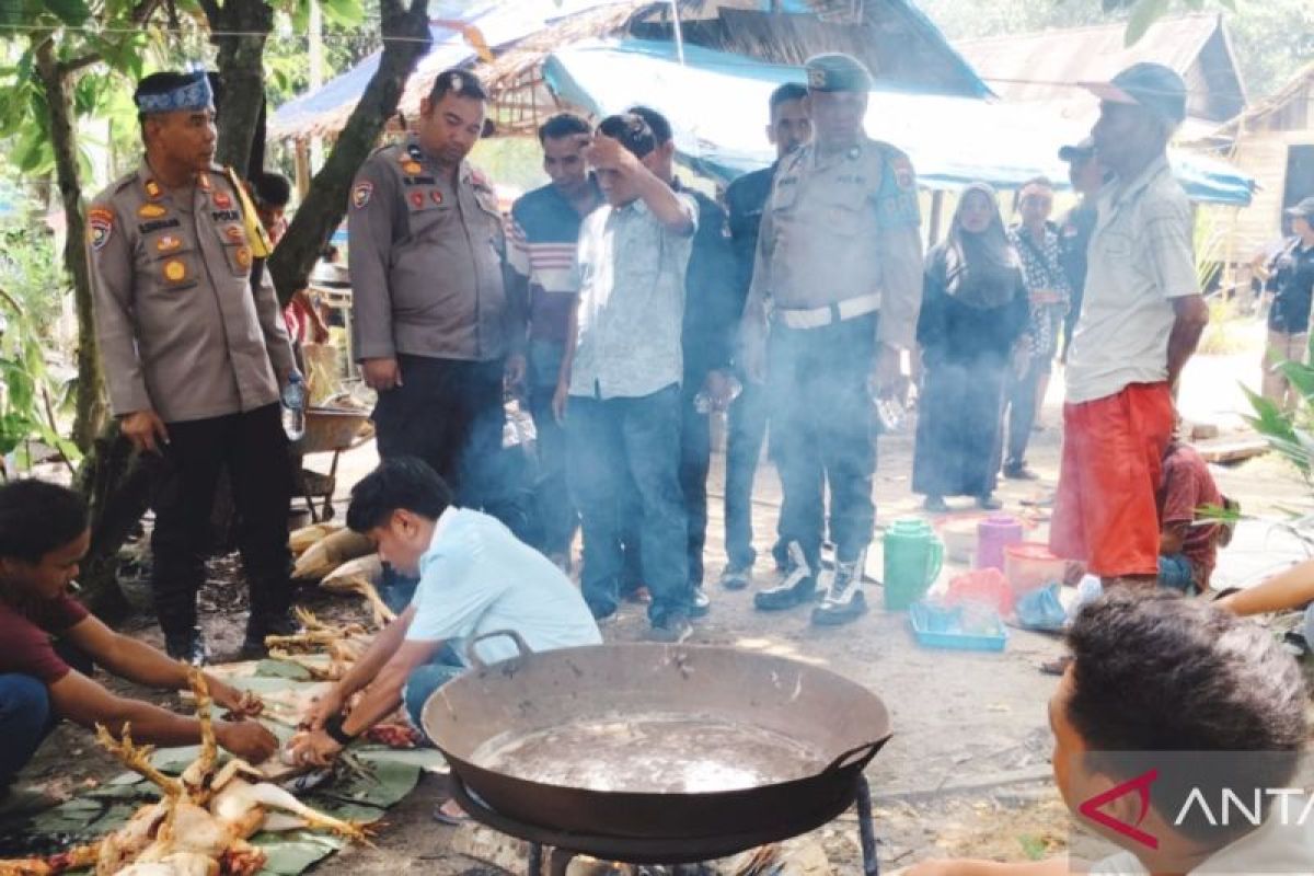 Cara unik Kapolsek Rengat Barat sampaikan pesan damai pilkada