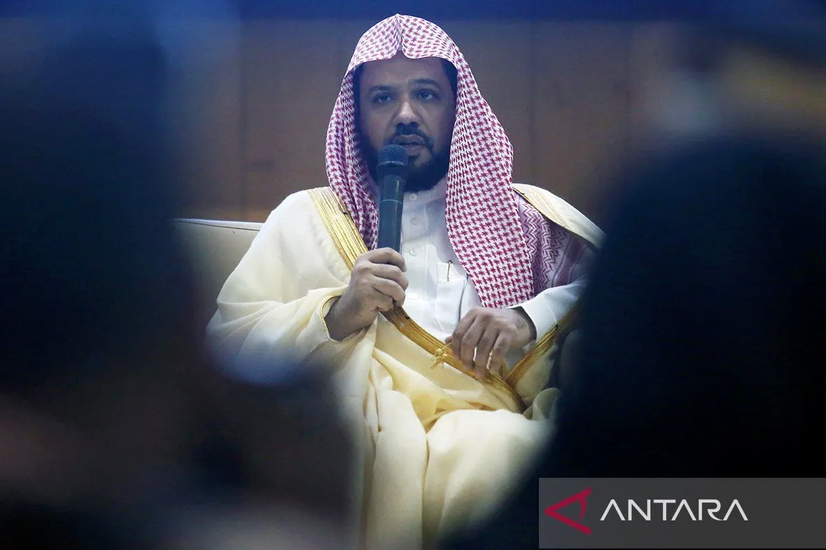 Nabawi Mosque Imam's sermon marks first Arabic sermon at Istiqlal Mosque