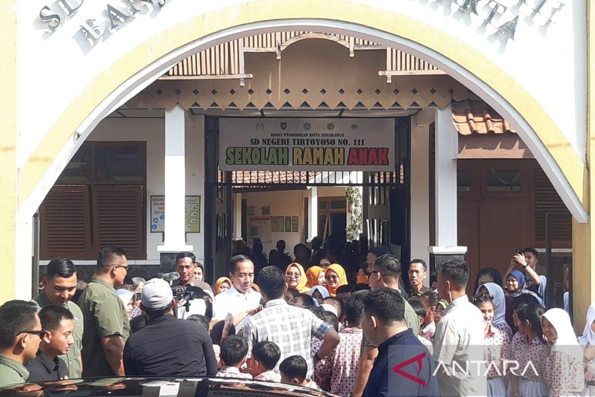 Presiden Joko Widodo kunjungi bekas sekolahnya jelang pensiun