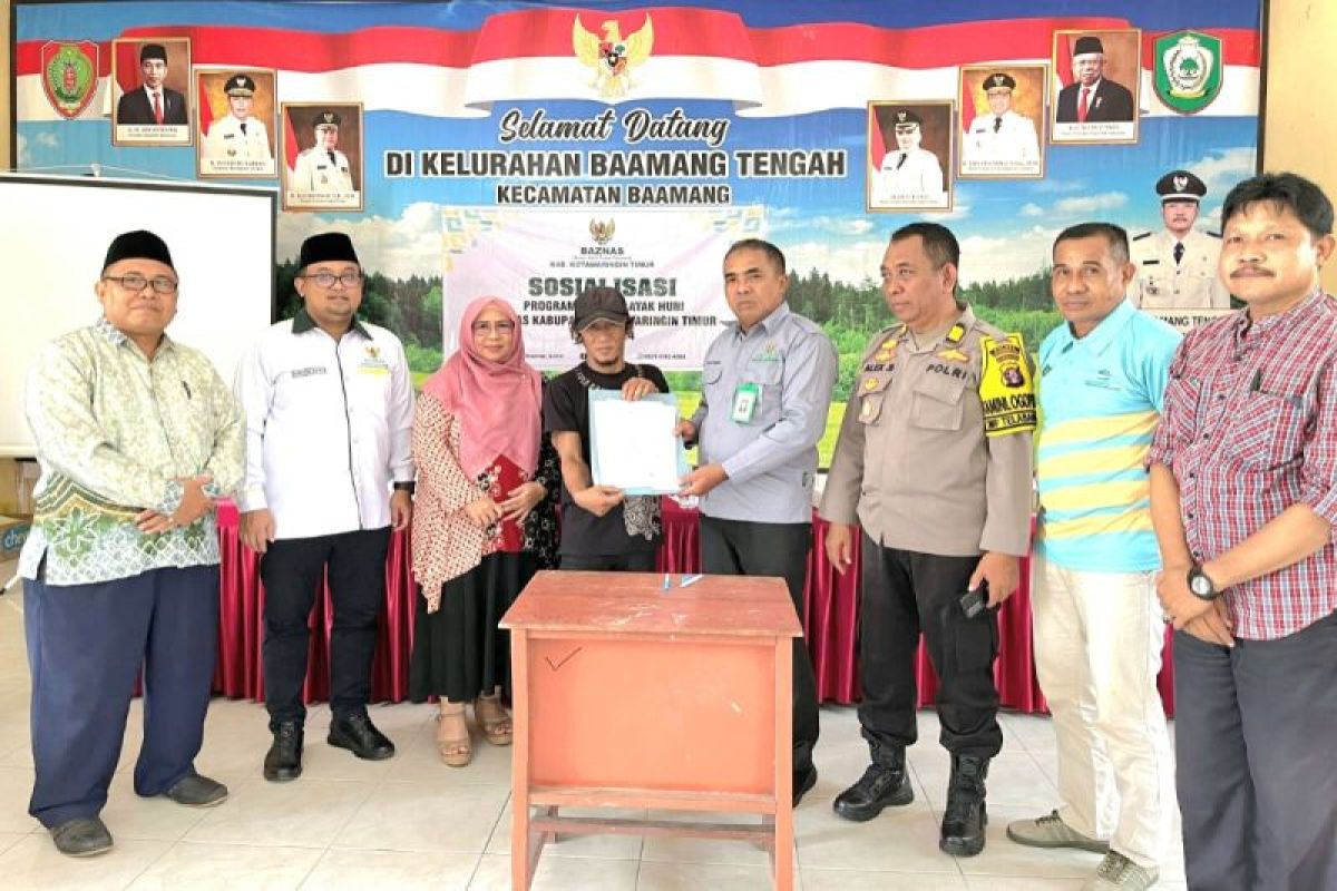 Baznas Kotim salurkan bantuan rumah layak huni