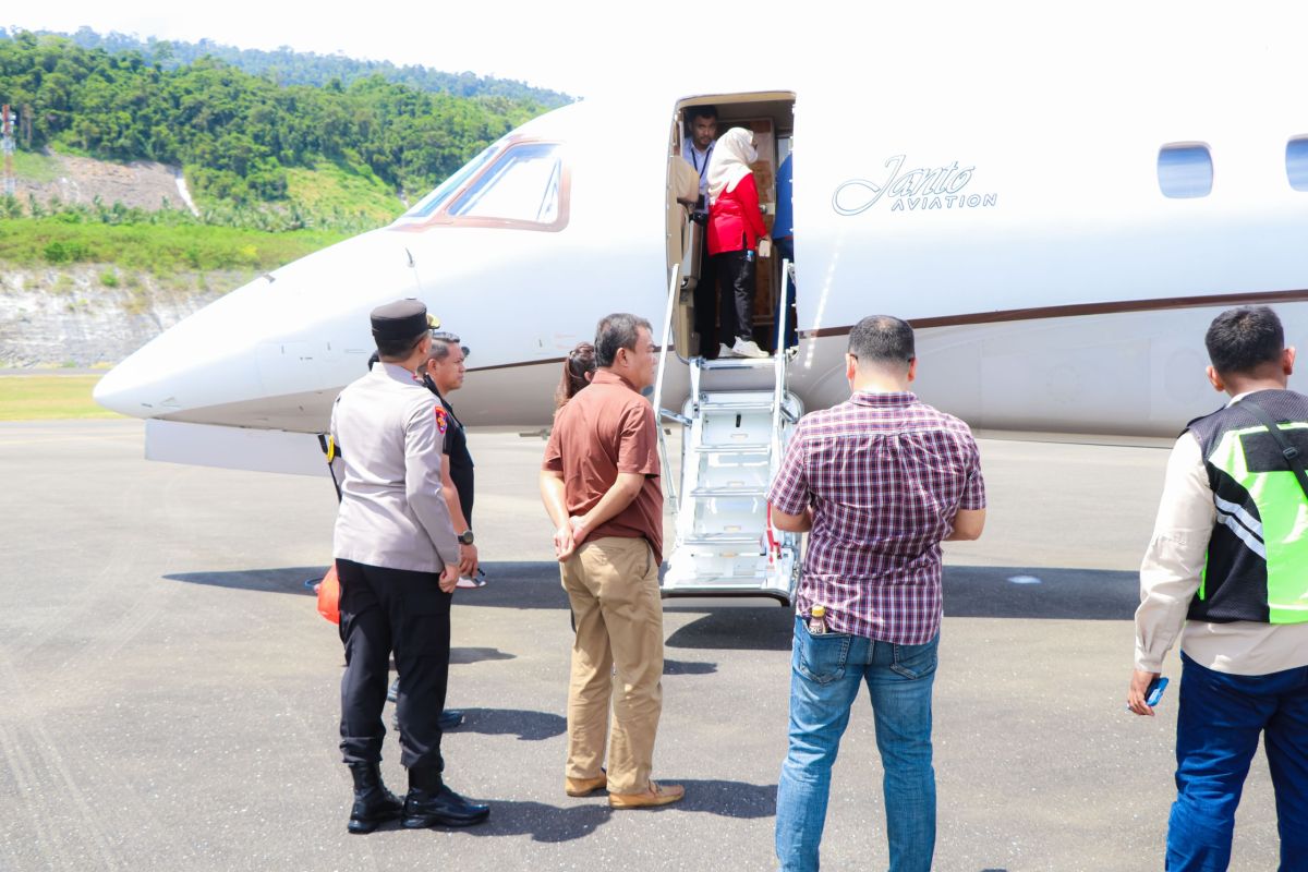 Jenazah Benny Laos diterbangkan ke Jakarta dari Luwuk Sulteng