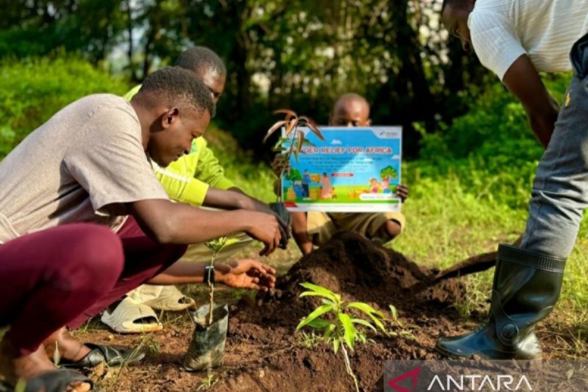 Pertamina Kilang Plaju salurkan bantuan bibit pohon buah untuk Uganda