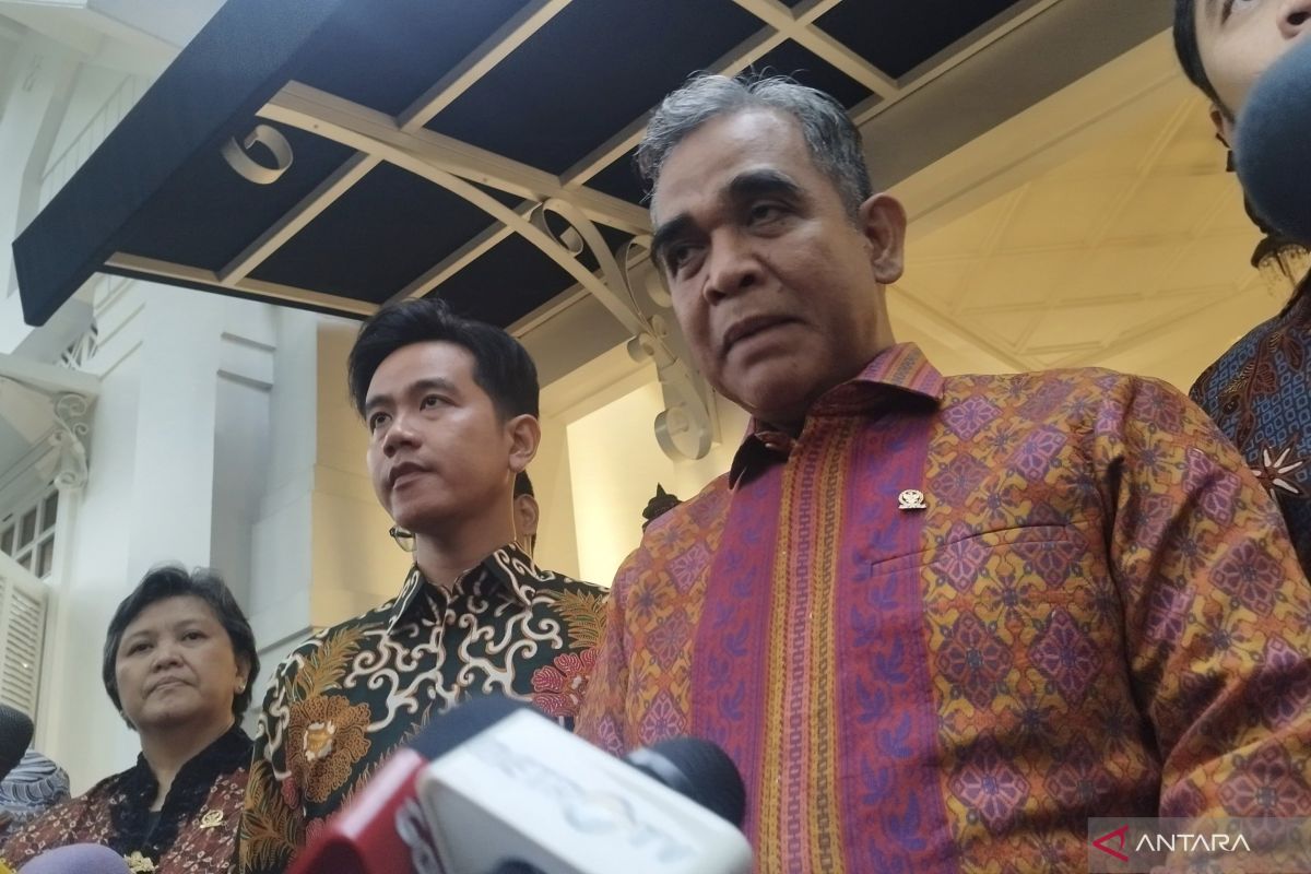 MPR menyerahkan surat undangan pelantikan Presiden-Wapres kepada Gibran