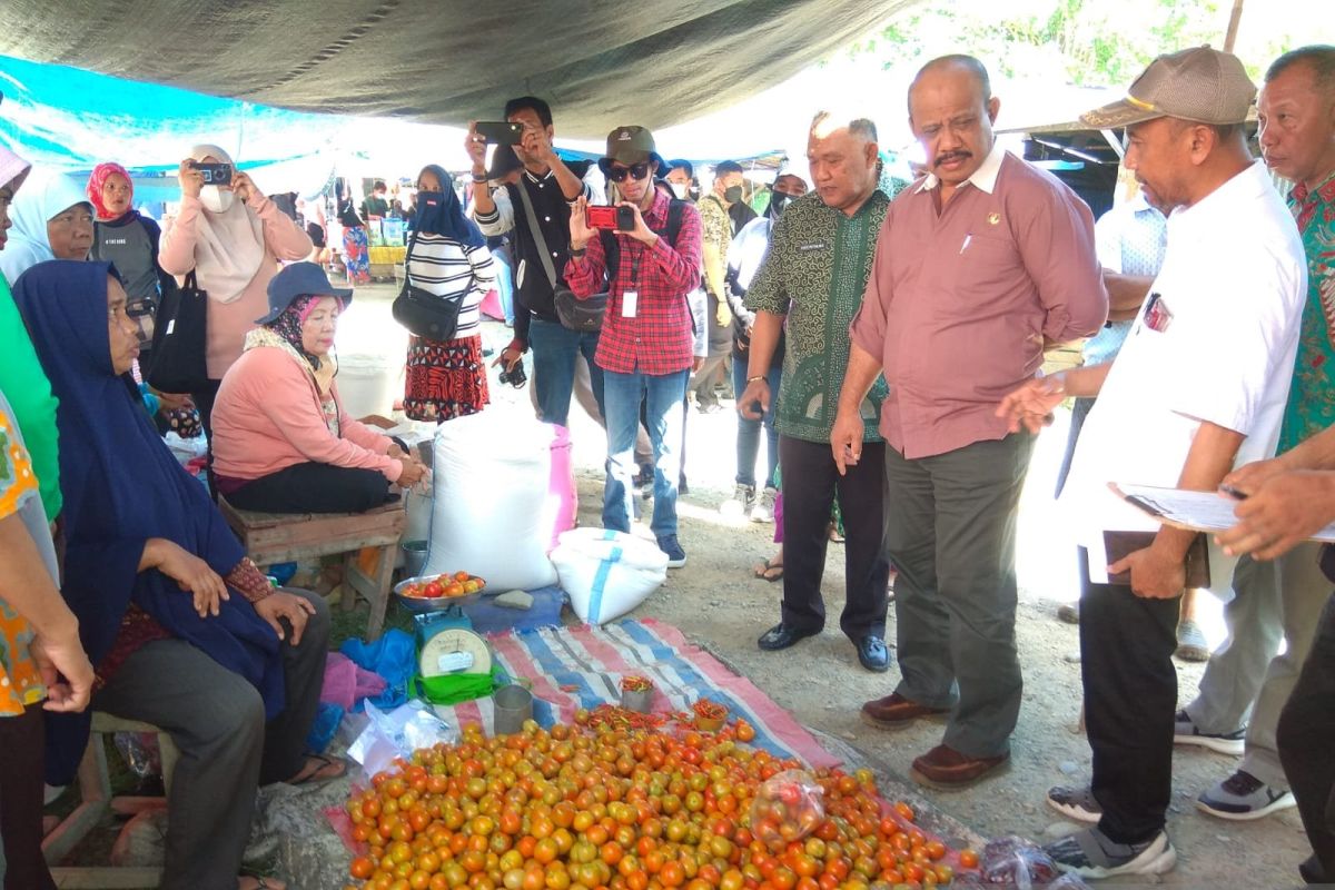 Disperindag Sigi catat minyak goreng naik Rp16 ribu per liter