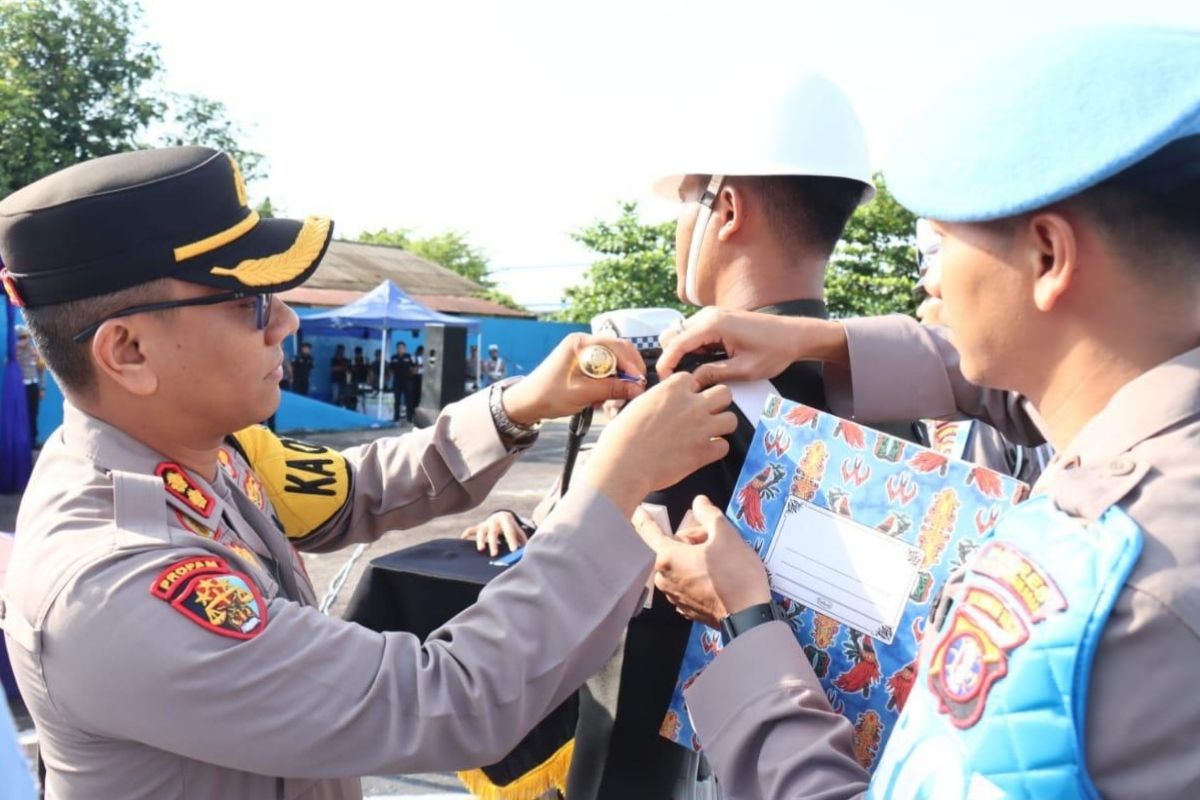 Polres Kobar disiplinkan pengendara melalui Operasi Zebra Telabang